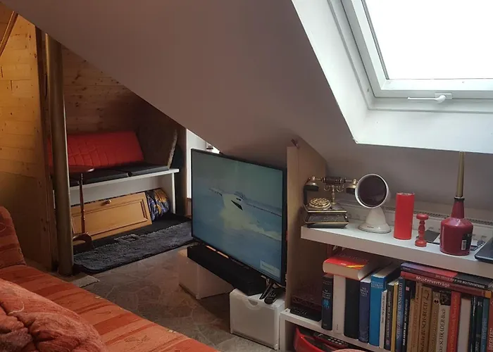 Dachgeschosswohnung Im Haus Am Von Berlin * زيوثين
