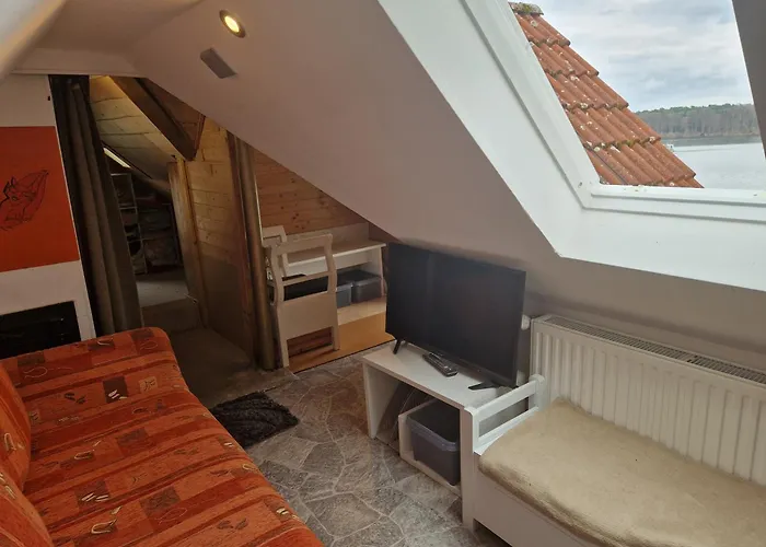 Dachgeschosswohnung Im Haus Am Von Berlin زيوثين